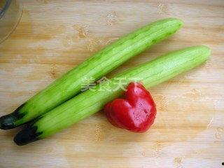 罐装酸瓜怎么吃才好吃视频,轻松解锁酸爽开胃新吃法