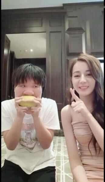 吃一口瓜搞笑视频大全集,欢乐瞬间尽收眼底